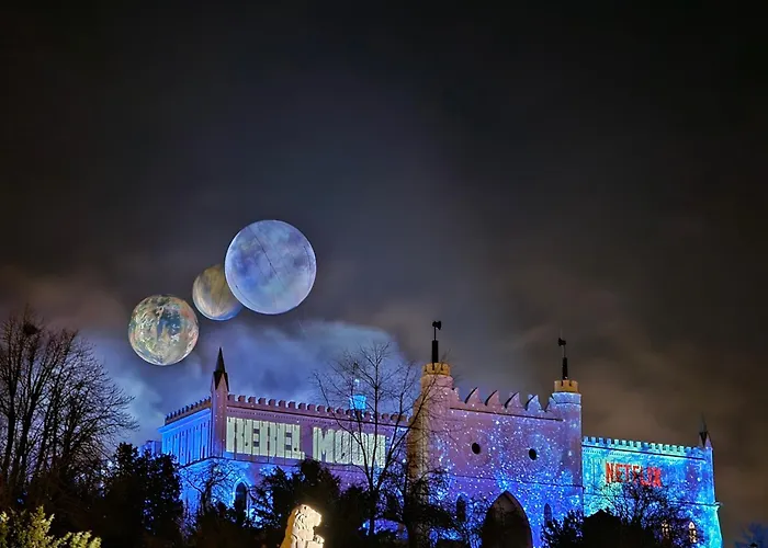 Max Parter, Free Parking Apartment *