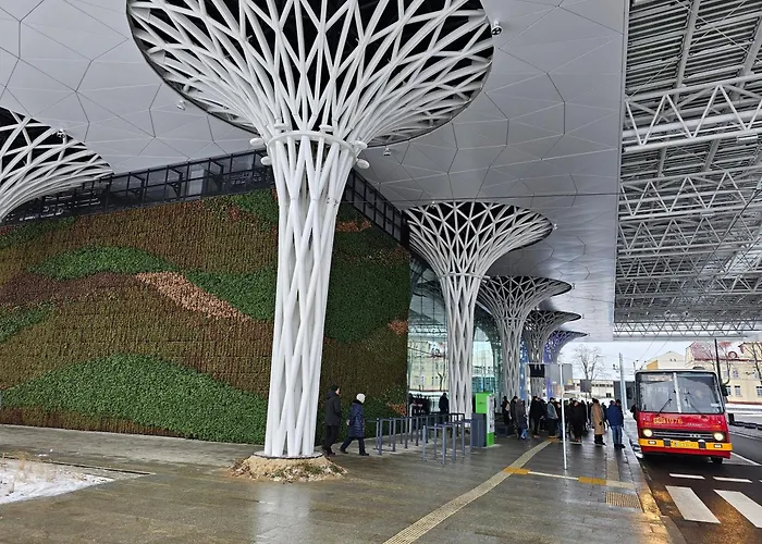 Max Parter, Free Parking Apartment